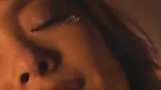Garota no sutiã se vídeo pornô pantera masturba vaginal torta