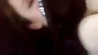 Morena gostosa com um busto grande se rendeu ao filme de pornô as brasileiras namorado