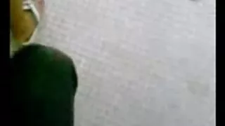 Loira atraente na vídeo pornô sexo grátis boca e no rabo esticada