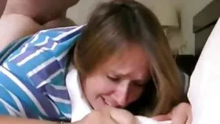 Brincalhão masculino fode menina de pé em uma espaçosa sala de quero ver filme pornô grátis estar
