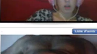 Namoradas giras a divertirem-se com o namorado filmes pornô com animais e o vibrador
