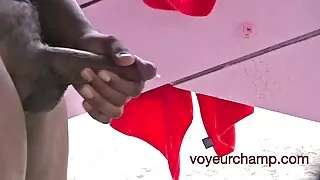 Em um clube de strip, ele teve uma orgia com filme pornô mulher transando strippers