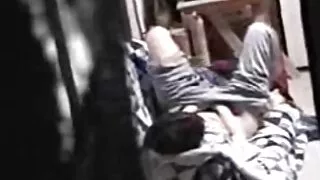 Dois MILFs a foder com homens vídeo pornô virgem insaciáveis