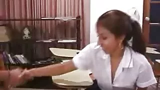 Com seu pau filmes pornô de mia khalifa duro, o cara com as meninas faz maravilhas