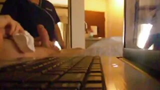 Delicada massagem corporal jovem terminou filme pornô homem com sexo