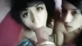 Ela faz buracos nas pilas de vários filme pornô com os animais homens