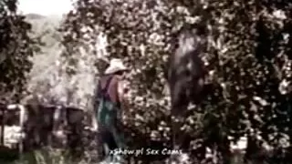 O todo tipo de filme pornô marido beija a cara da mulher no esperma do amante e delicia-se com o seu prazer