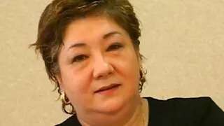 A Latina suculenta leva pilas filme pornô mexicano no rabo e na rata ao mesmo tempo